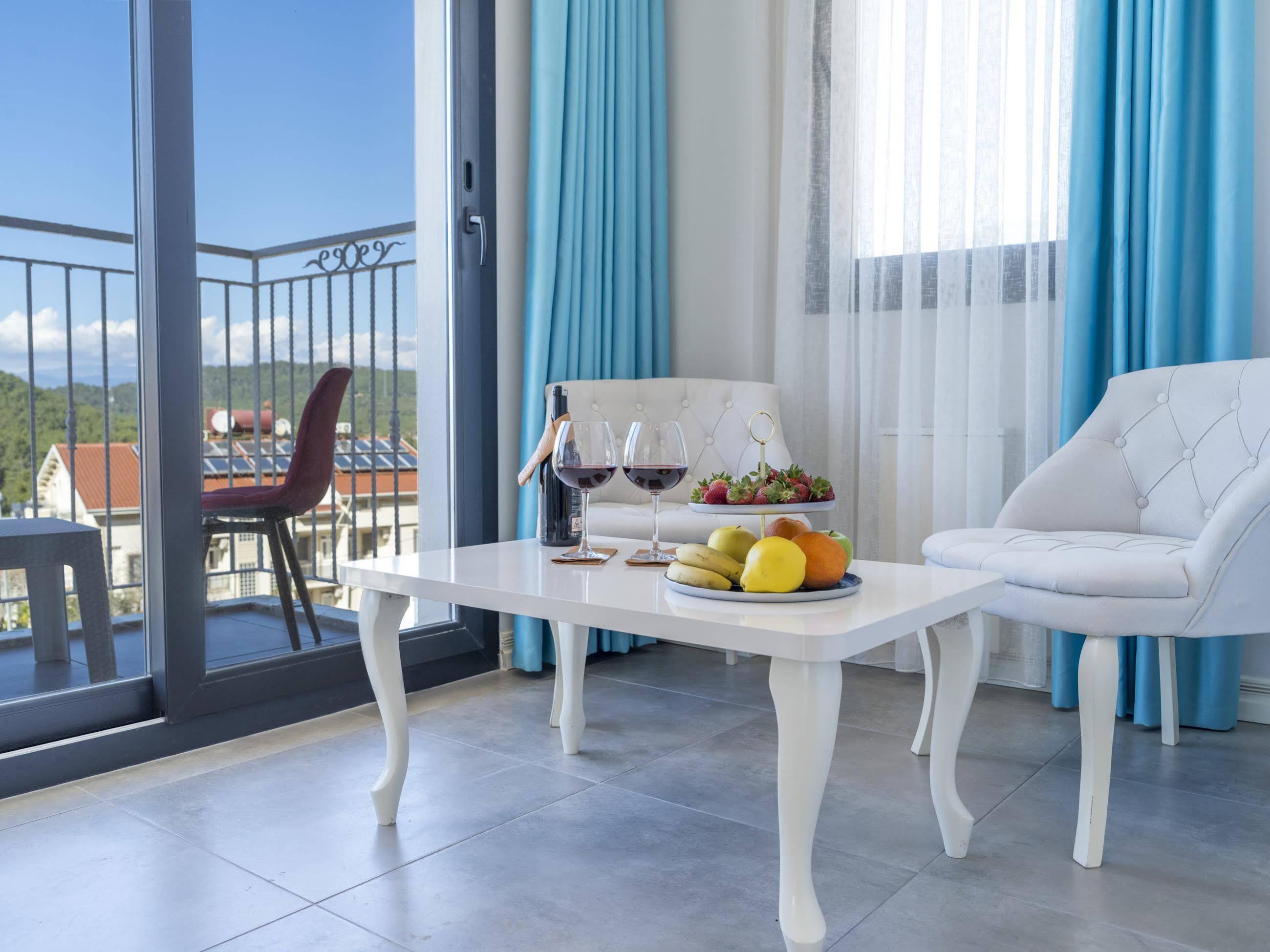 Monastery Suites Hotel-Fethiye 올루데니스 외부 사진
